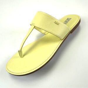 DKNY yellow flat sandals Womens Size 9am thong flip flop Summer Resortwear